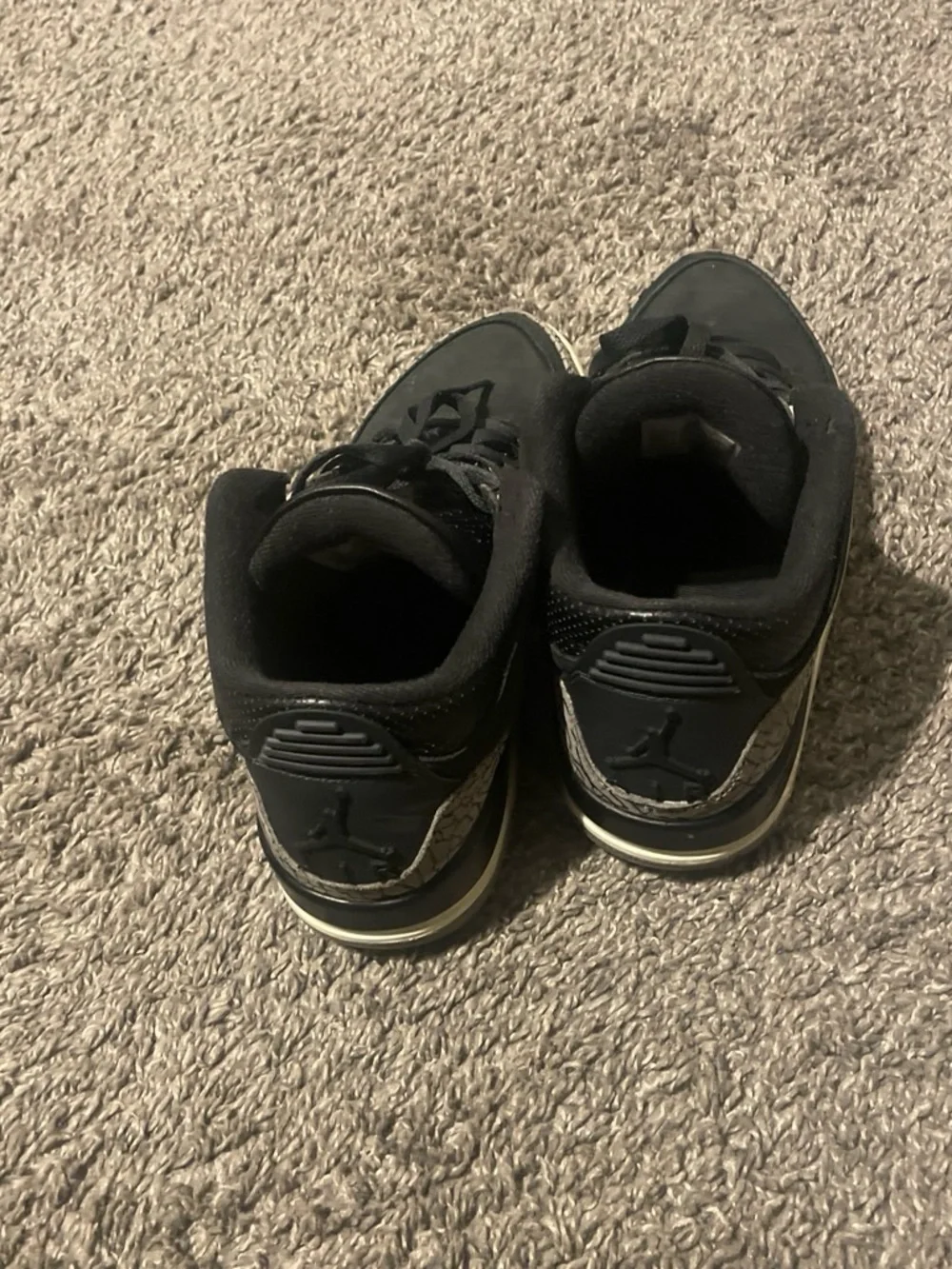 Jordan Men’s Black/White Retro Low Top Sneakers